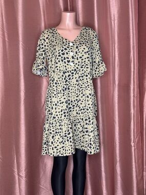 Ivory & Black Tiered V-Neck Dress